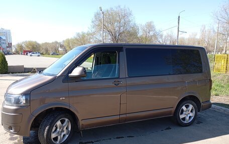 Volkswagen Caravelle T5, 2014 год, 1 600 000 рублей, 3 фотография