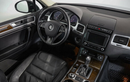 Volkswagen Touareg III, 2015 год, 2 899 000 рублей, 9 фотография