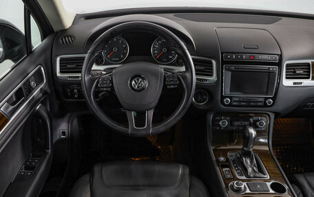 Volkswagen Touareg III, 2015 год, 2 899 000 рублей, 11 фотография