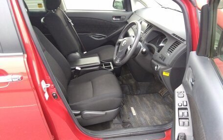 Toyota ISis I, 2011 год, 1 399 999 рублей, 2 фотография