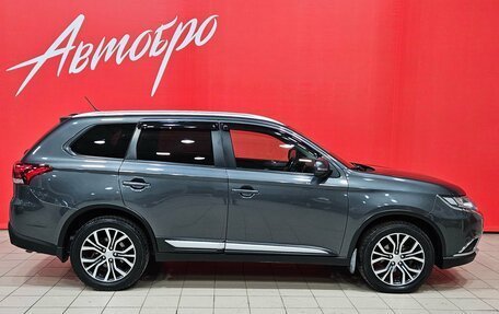 Mitsubishi Outlander III рестайлинг 3, 2016 год, 1 897 000 рублей, 6 фотография