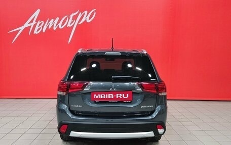 Mitsubishi Outlander III рестайлинг 3, 2016 год, 1 897 000 рублей, 4 фотография