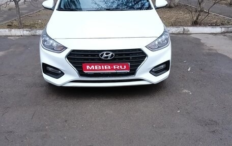 Hyundai Solaris II рестайлинг, 2017 год, 1 450 000 рублей, 1 фотография