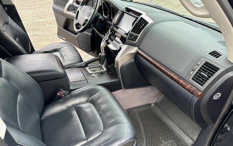 Toyota Land Cruiser 200, 2013 год, 7 000 000 рублей, 20 фотография