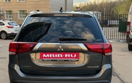 Mitsubishi Outlander III рестайлинг 3, 2019 год, 2 100 000 рублей, 7 фотография