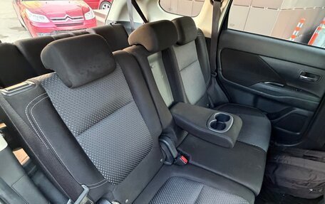 Mitsubishi Outlander III рестайлинг 3, 2019 год, 2 100 000 рублей, 23 фотография