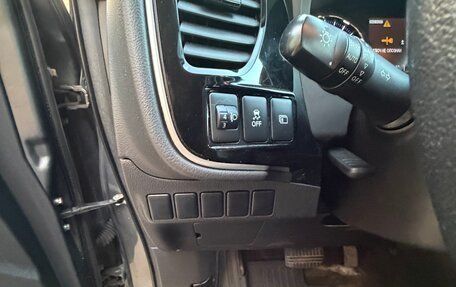 Mitsubishi Outlander III рестайлинг 3, 2019 год, 2 100 000 рублей, 25 фотография