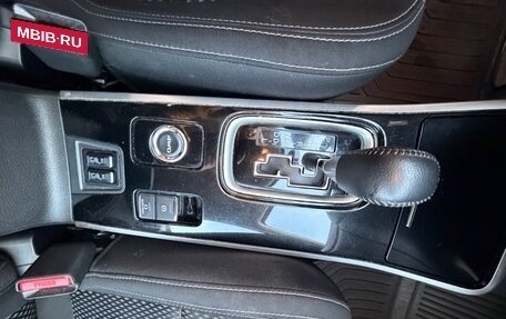 Mitsubishi Outlander III рестайлинг 3, 2019 год, 2 100 000 рублей, 26 фотография