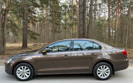 Volkswagen Jetta VI, 2013 год, 1 050 000 рублей, 5 фотография