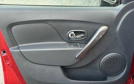 Renault Logan II, 2018 год, 1 150 000 рублей, 11 фотография