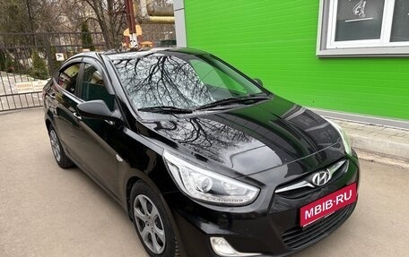 Hyundai Solaris II рестайлинг, 2013 год, 785 000 рублей, 1 фотография