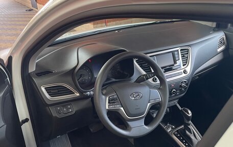 Hyundai Solaris II рестайлинг, 2020 год, 1 750 000 рублей, 7 фотография