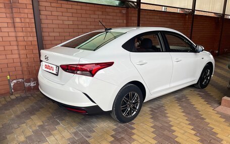 Hyundai Solaris II рестайлинг, 2020 год, 1 750 000 рублей, 2 фотография