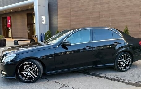 Mercedes-Benz E-Класс, 2012 год, 1 750 000 рублей, 3 фотография