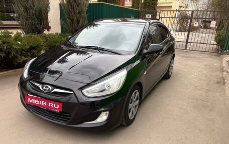 Hyundai Solaris II рестайлинг, 2013 год, 785 000 рублей, 2 фотография