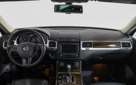 Volkswagen Touareg III, 2015 год, 2 899 000 рублей, 10 фотография