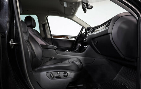 Volkswagen Touareg III, 2015 год, 2 899 000 рублей, 25 фотография