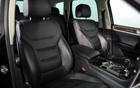 Volkswagen Touareg III, 2015 год, 2 899 000 рублей, 24 фотография