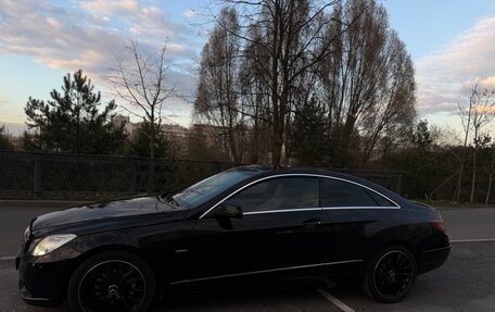 Mercedes-Benz E-Класс, 2010 год, 1 900 000 рублей, 10 фотография