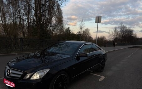 Mercedes-Benz E-Класс, 2010 год, 1 900 000 рублей, 2 фотография