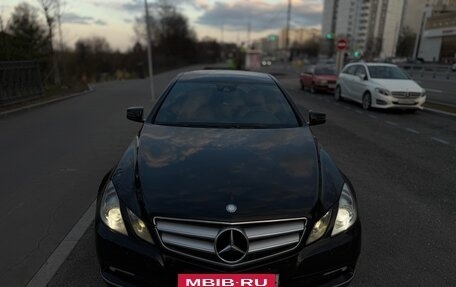 Mercedes-Benz E-Класс, 2010 год, 1 900 000 рублей, 5 фотография