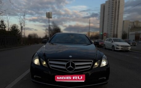Mercedes-Benz E-Класс, 2010 год, 1 900 000 рублей, 3 фотография