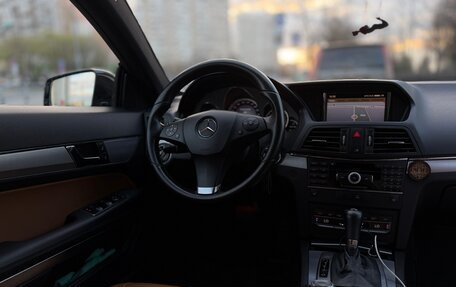 Mercedes-Benz E-Класс, 2010 год, 1 900 000 рублей, 15 фотография