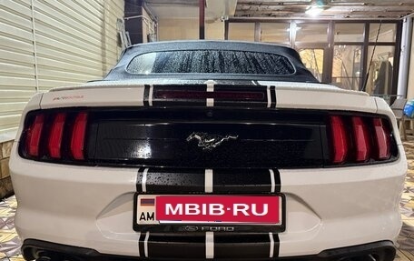 Ford Mustang VI рестайлинг, 2020 год, 2 750 000 рублей, 7 фотография