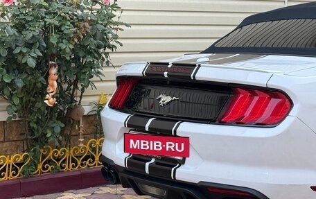 Ford Mustang VI рестайлинг, 2020 год, 2 750 000 рублей, 5 фотография