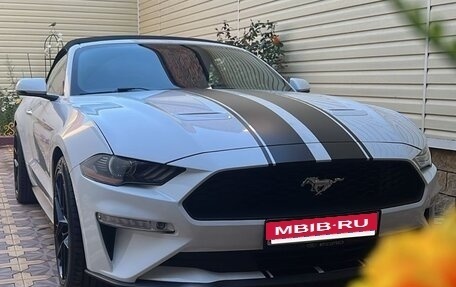 Ford Mustang VI рестайлинг, 2020 год, 2 750 000 рублей, 6 фотография