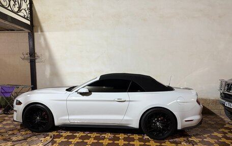 Ford Mustang VI рестайлинг, 2020 год, 2 750 000 рублей, 16 фотография