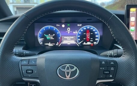 Toyota Camry, 2024 год, 3 799 000 рублей, 13 фотография