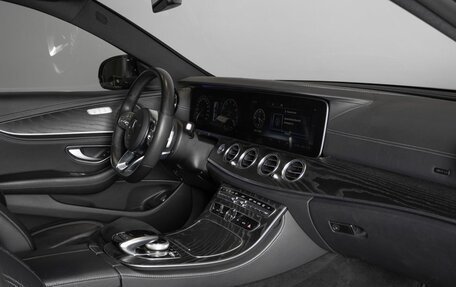 Mercedes-Benz E-Класс, 2019 год, 4 212 000 рублей, 7 фотография