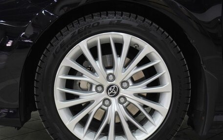 Toyota Camry, 2018 год, 2 700 000 рублей, 9 фотография