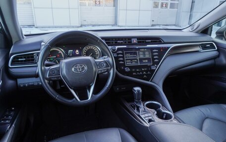 Toyota Camry, 2018 год, 2 700 000 рублей, 12 фотография