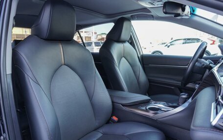 Toyota Camry, 2018 год, 2 700 000 рублей, 14 фотография