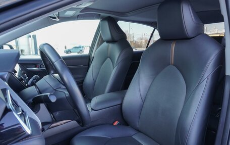 Toyota Camry, 2018 год, 2 700 000 рублей, 15 фотография