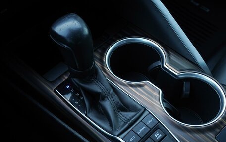 Toyota Camry, 2018 год, 2 700 000 рублей, 19 фотография