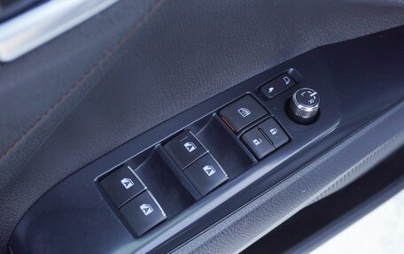 Toyota Camry, 2018 год, 2 700 000 рублей, 27 фотография