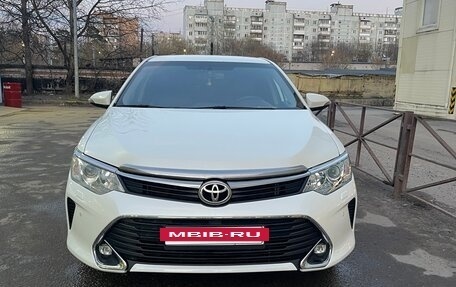 Toyota Camry, 2016 год, 1 750 000 рублей, 2 фотография
