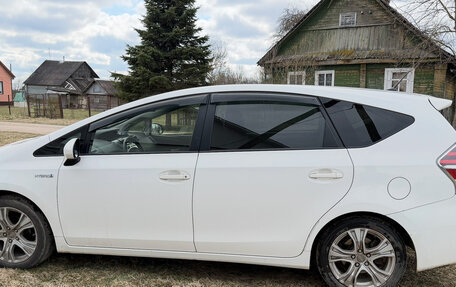 Toyota Prius v (+) I (ZVW40/41) рестайлинг, 2015 год, 2 000 000 рублей, 2 фотография