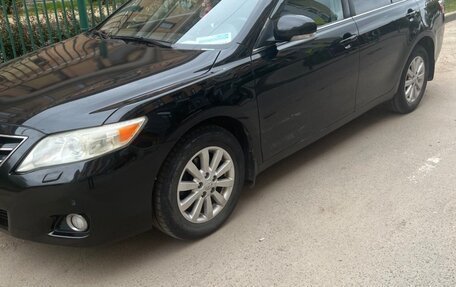 Toyota Camry, 2010 год, 1 050 000 рублей, 2 фотография
