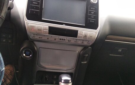 Toyota Land Cruiser Prado 150 рестайлинг 2, 2017 год, 5 500 000 рублей, 13 фотография