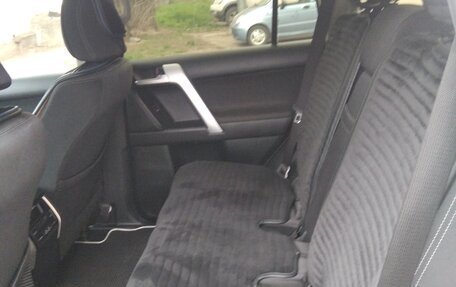 Toyota Land Cruiser Prado 150 рестайлинг 2, 2017 год, 5 500 000 рублей, 15 фотография