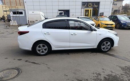 KIA Rio IV, 2017 год, 800 000 рублей, 2 фотография
