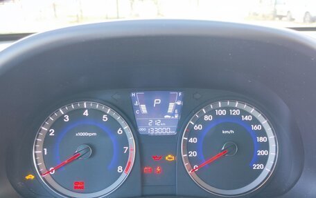 Hyundai Solaris II рестайлинг, 2013 год, 720 000 рублей, 8 фотография