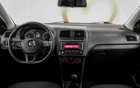 Volkswagen Polo VI (EU Market), 2015 год, 690 000 рублей, 8 фотография