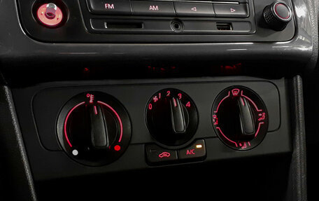 Volkswagen Polo VI (EU Market), 2015 год, 690 000 рублей, 14 фотография