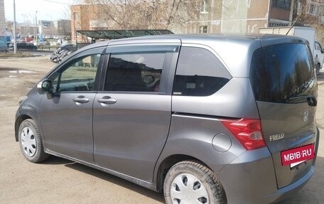 Honda Freed I, 2010 год, 960 000 рублей, 3 фотография