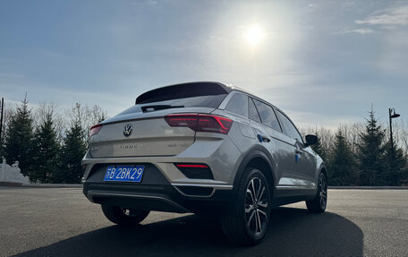 Volkswagen T-Roc I, 2023 год, 1 670 000 рублей, 6 фотография